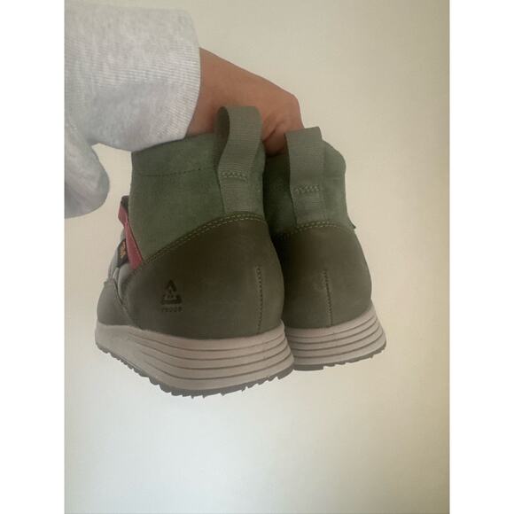 Teva ReEmber Commuter Waterproof Quilted Ankle Boots - Size 7 - Picture 5 of 7